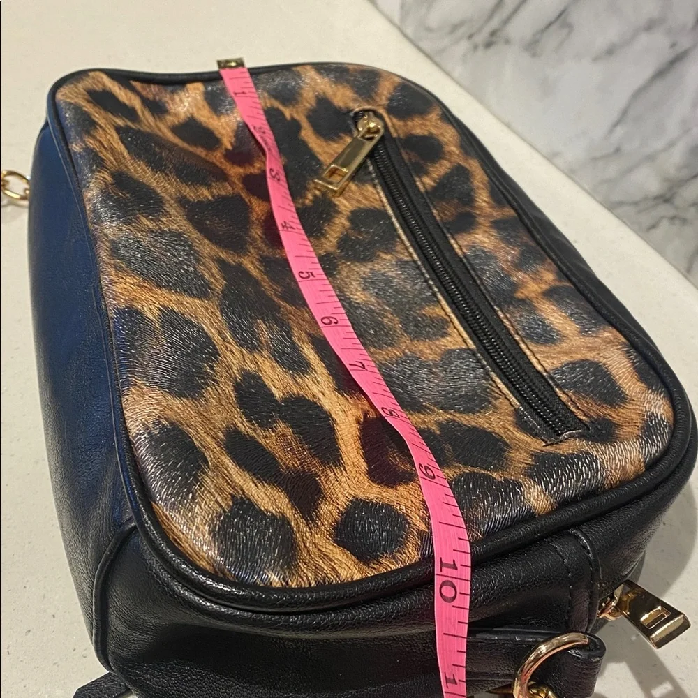 Animal Print Crossbody Bag - Picture 10 of 12